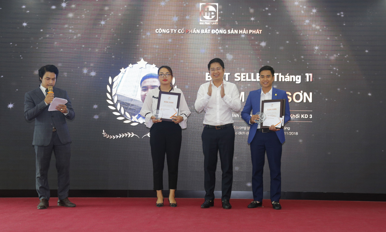 Chào cờ tháng 12, những kết quả bất ngờ được tiết lộ