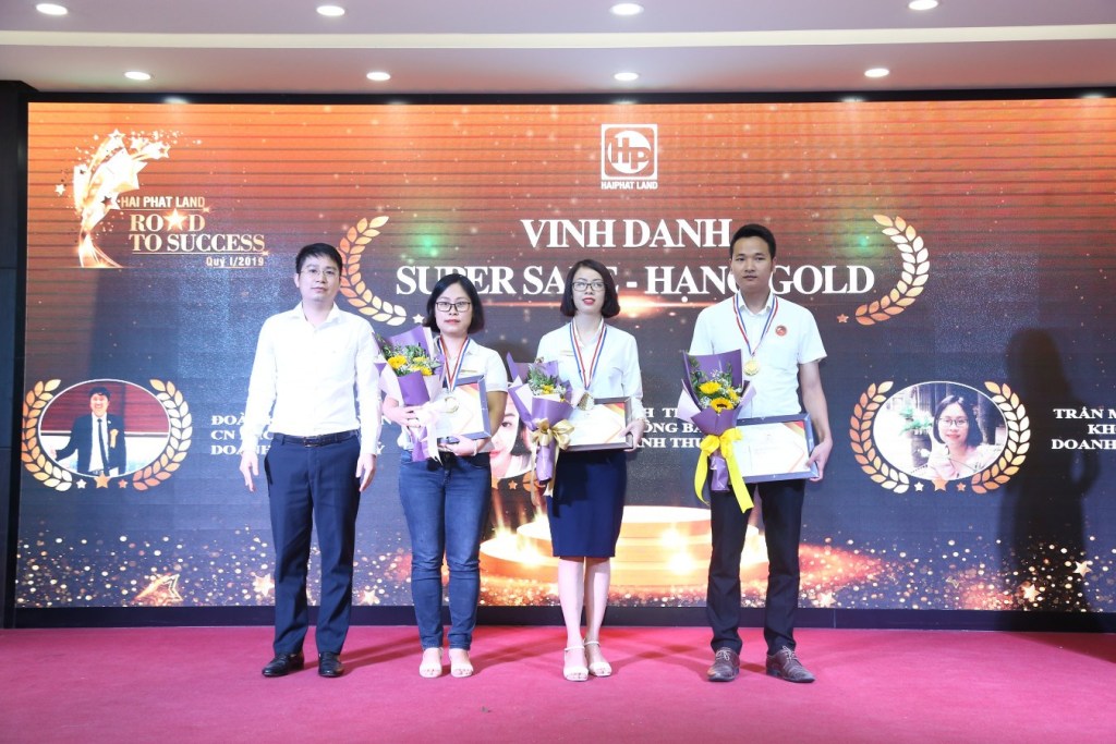 Cán bộ nhân viên Hải Phát Land chờ đón Lễ Vinh danh Quý II: Road to success