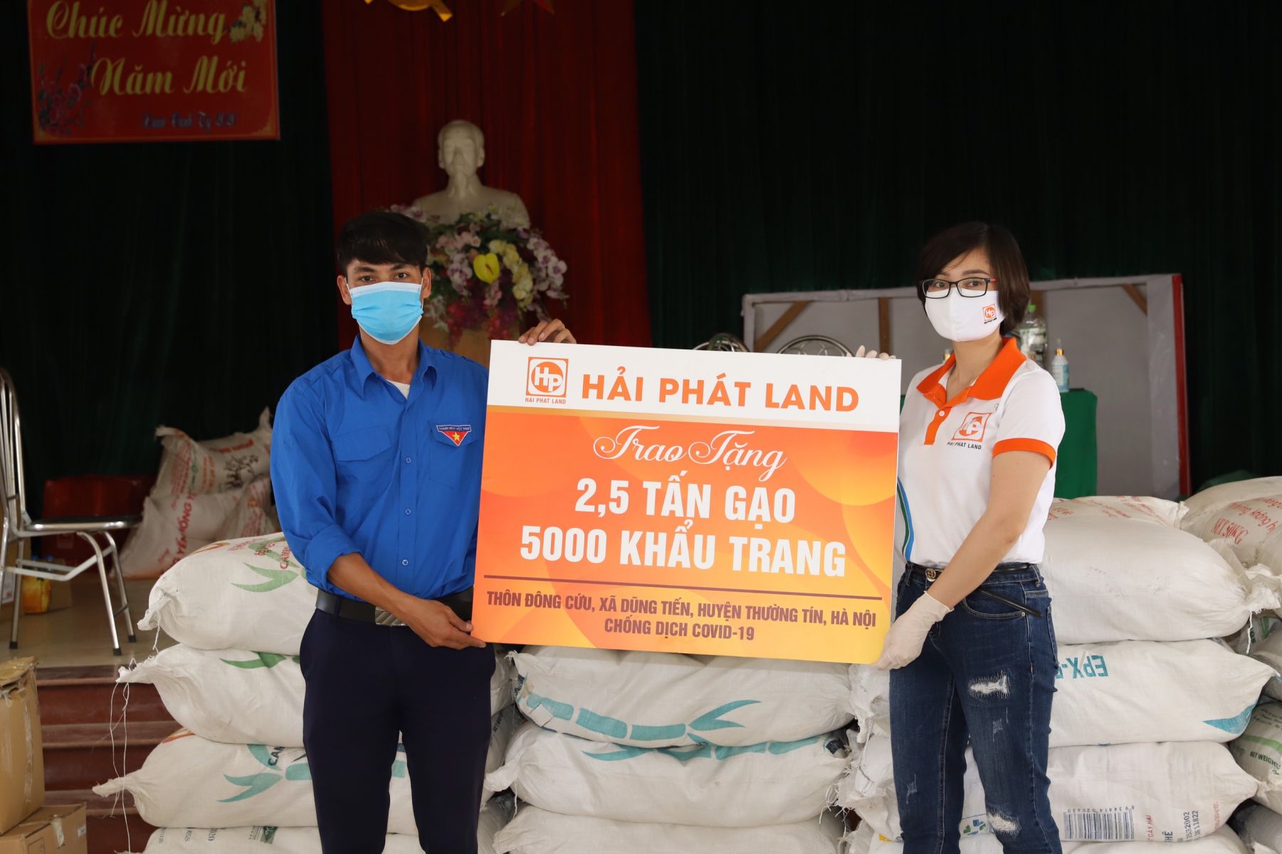 Hải Phát Land tặng 11 nghìn khẩu trang và 7,5 tấn gạo cho các địa phương bị cách ly do Covid-19