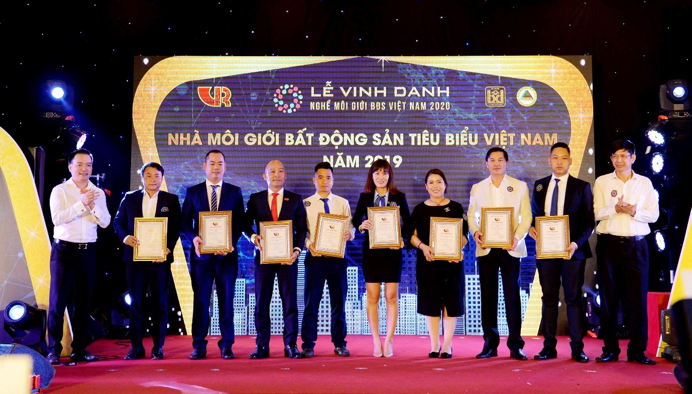 Phó TGĐ Hải Phát Land lọt vào danh sách bình chọn Top 10 nhân vật truyền cảm hứng bất động sản năm 2020