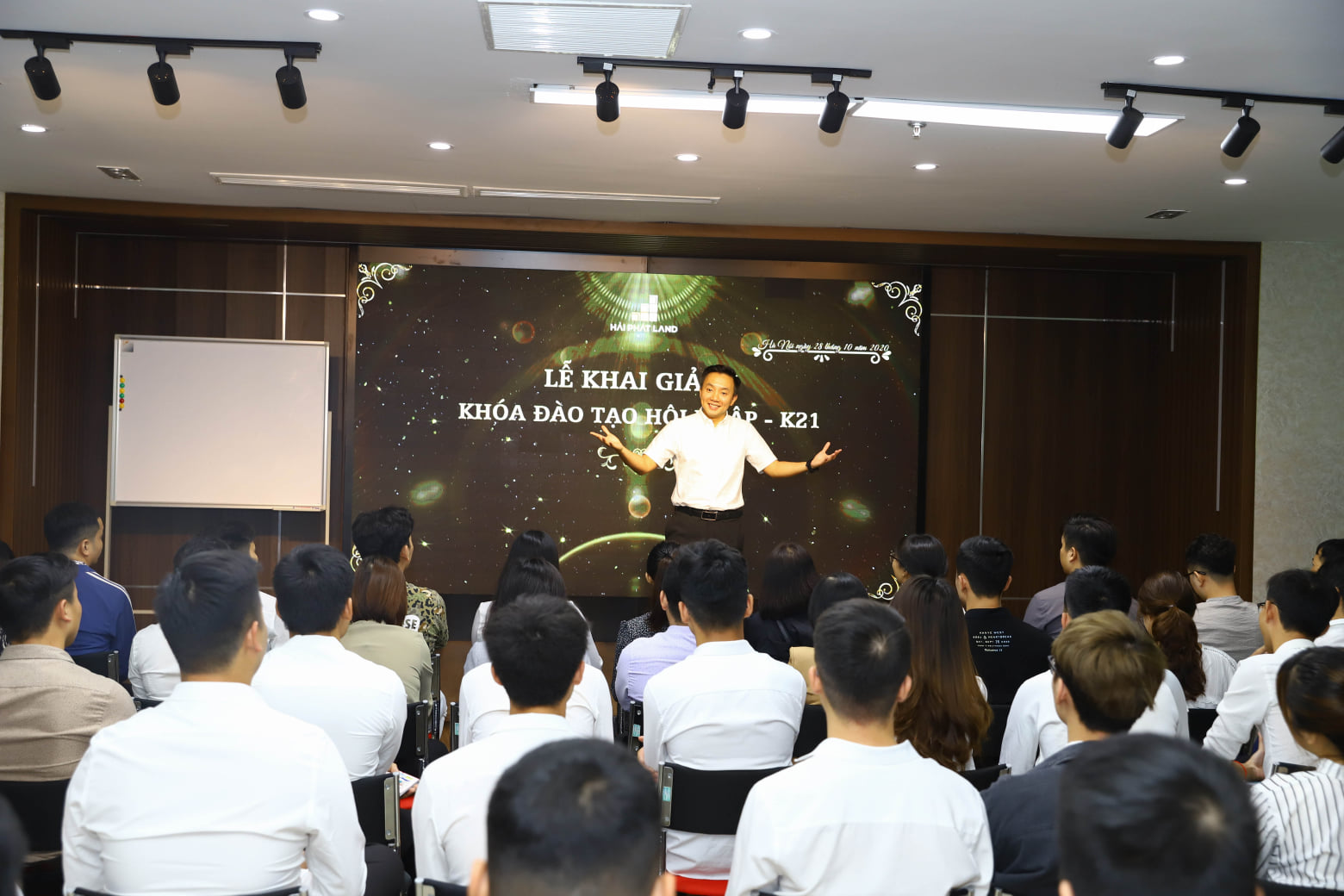 Những người thầy không cầm phấn: “Cho nhau bạc triệu không bằng giới thiệu cách làm ăn”